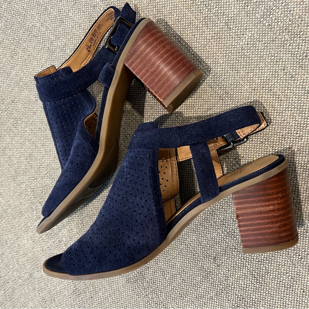 Stylish Navy Heeled Sandals